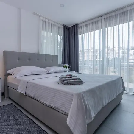 Apartmanhotel Rose Erela 4*